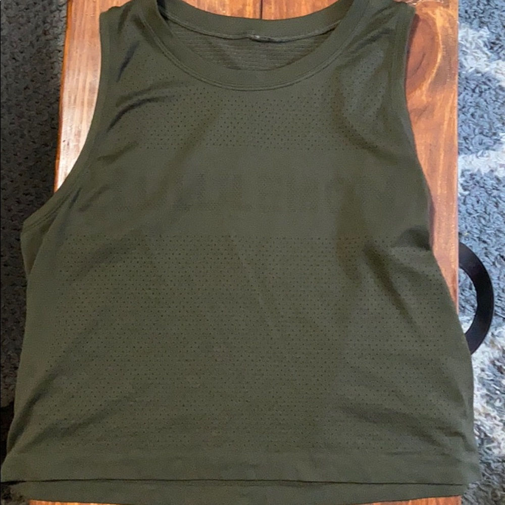 Lululemon crop tank